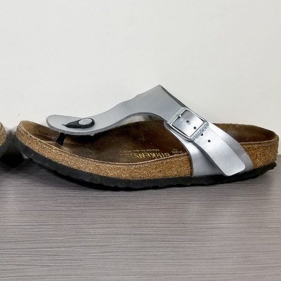 Birkenstock Gizeh Footbed Sandal, Silver Faux Leather, Womens Size 5-5.5 M / 36 - Picture 9 of 12